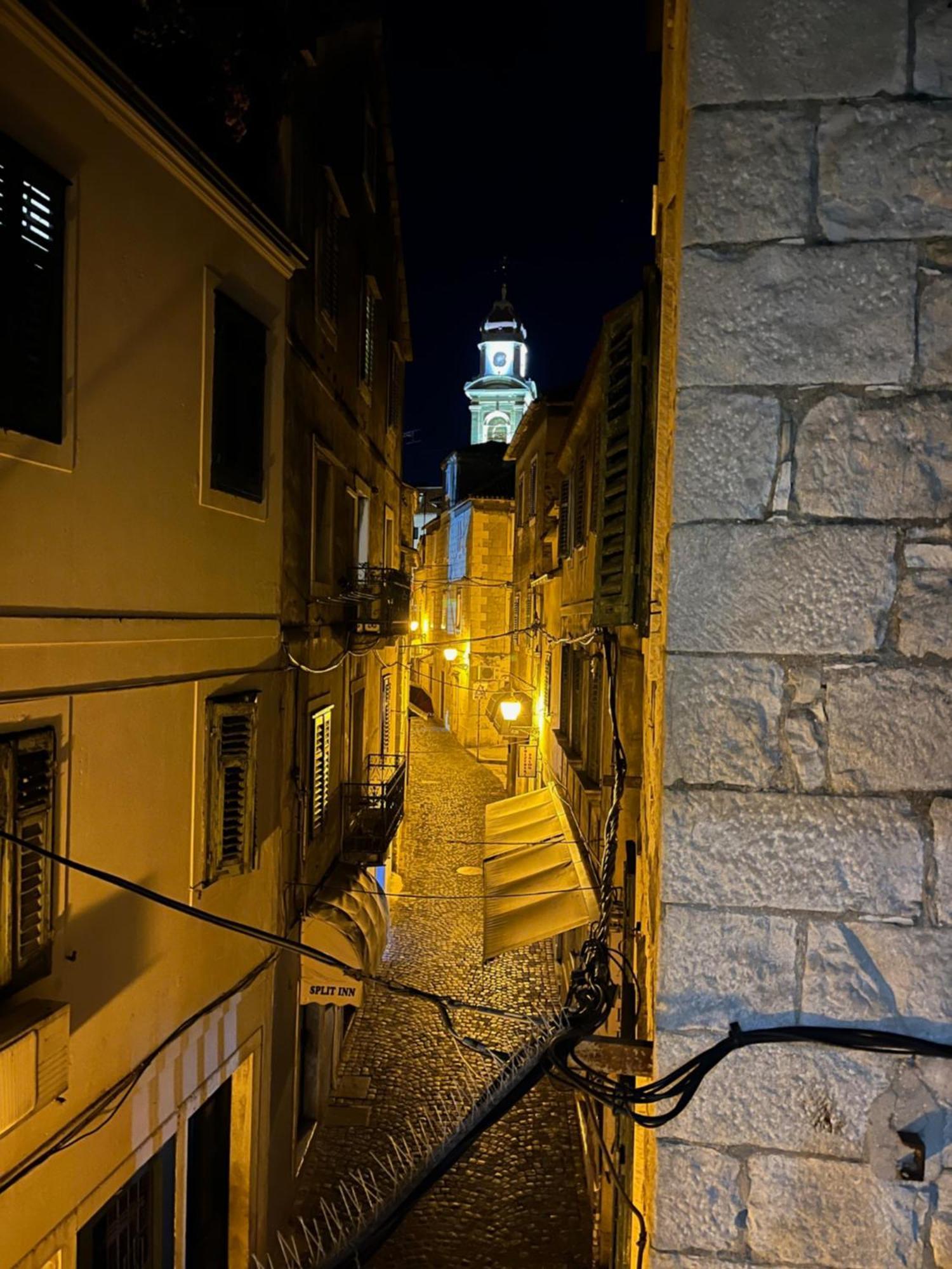 Charming Apartment In Old Town Split Buitenkant foto